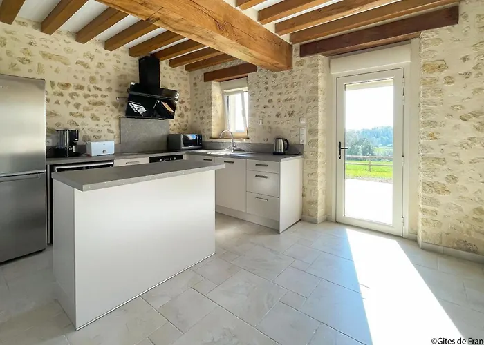 Charmante Maison En Pierres Avec Wifi, Pres De Mortagne-au-perche - Fr-1-497-241 La Mesniere